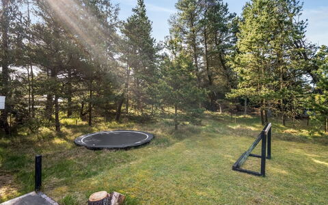 Ottil - 1.5Km from the Sea: Toit, Maison, Domicile, Chalet, Porte, Siding, Plate-Forme, Porche, Planche, Dur