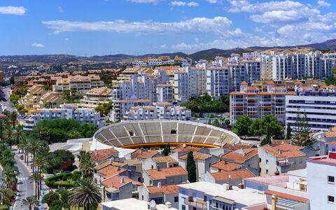 Ventura: Arbre, Ville, Zone Urbaine, Quartier, Zone Résidentielle, Design Urbain, Appartement, Stade, Photographie Aérienne
