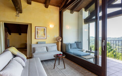 Purin i: Design Intérieur, Meubles, Sol, Bois, Sol, Domicile, Plafond, Pièce, Éclairage, Salon