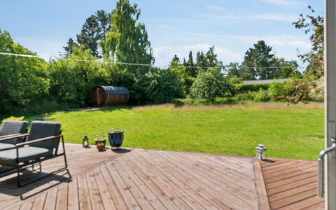 Holmer - 2.5Km from the Sea: Herbe, Bois, Arbuste, Parquet, Lot Terre, Jardin, Dur, Plate-Forme, Planche