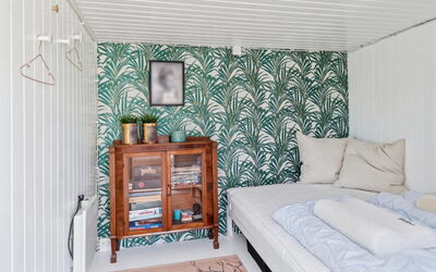 Holmer - 2.5Km from the Sea