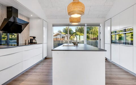 Finulf - 300M from the Sea: Biens, Ombre, Allée, Ferme
