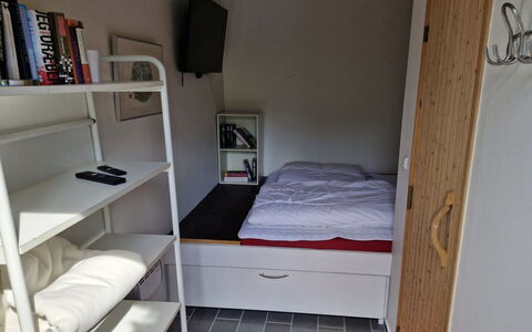 Ejnarine - 1.5Km from the Sea: Meubles, Design Intérieur, Chambre, Sol, Sol, Lit, Lit Superposé, Literie, Drap De Lit, Pièce