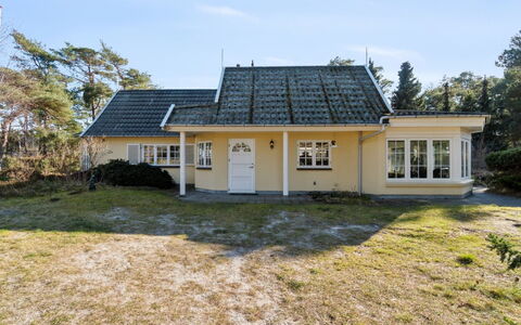 Laurentius - 50M from the Sea: Maison, Domicile, Toit, Chalet, Biens, Aménagement Paysager, Batiments Jardin, Siding, Ferme