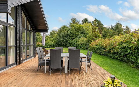 Smilla - 1.1Km from the Sea: Bois, Porche, Parquet, Dur, Domicile, Plate-Forme, Tache De Bois, Planche, Chaise, Jardin