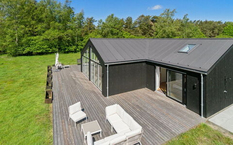 Tove - 350M from the Sea: Bois, Meubles, Appartement, Pièce, Plafond, Tache De Bois, Chaise, Dur, Vernis, Lumber