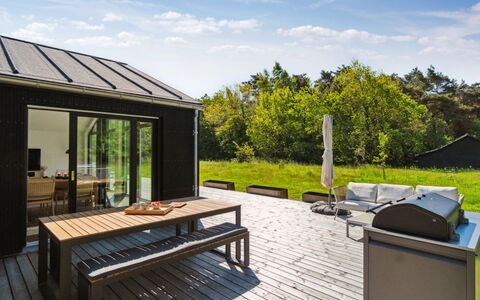Tove - 350M from the Sea: Bois, Meubles, Appartement, Pièce, Plafond, Tache De Bois, Chaise, Dur, Vernis, Lumber