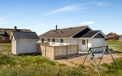 Ava - 350M from the Sea: Bois, Sol, Design Intérieur, Sol, Meubles, Parquet, Pièce, Plafond, Tache De Bois, Dur