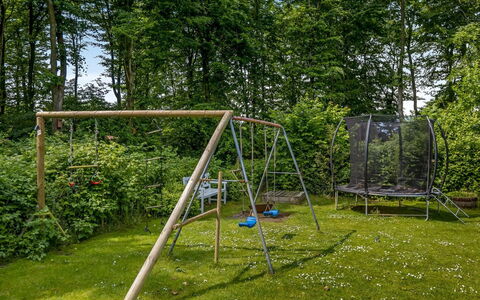 Ejvind - 30Km from the Sea: Biens, Ombre, Allée, Ferme