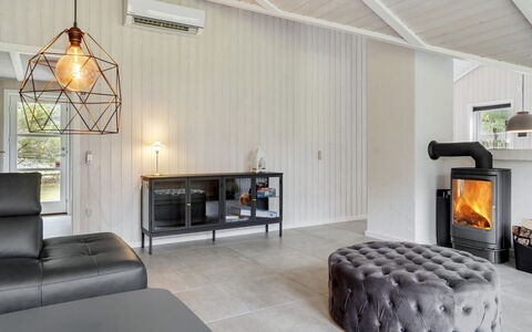 Rietrikki - 2.4Km from the Sea: Design Intérieur, Sol, Mur, Meubles, Sol, Plafond, Bois, Canapé, Luminaire, Salon