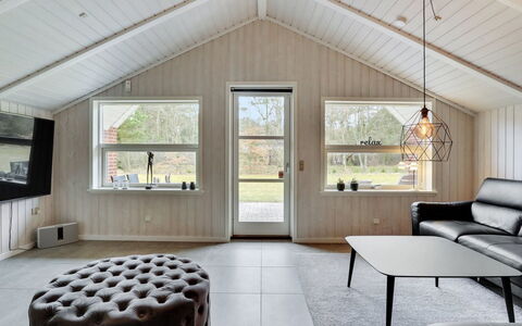 Rietrikki - 2.4Km from the Sea: Design Intérieur, Meubles, Plafond, Bois, Luminaire, Sol, Canapé, Salon, Domicile, Sol