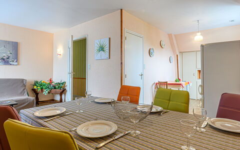 Chti Mi: Meubles, Design Intérieur, Sol, Bois, Plafond, Sol, Pièce, Salle À Manger, Table, Table Cuisine Et Salle A Manger