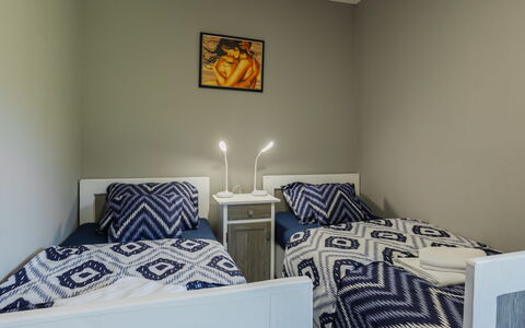 Nest: Lit, Chambre, Literie, Drap De Lit, Design Intérieur, Meubles, Sol, Pièce, Linge, Sol