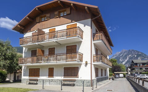 Bormio 16: Balcon, Chaîne De Montagnes, Alpes, Village De Montagne