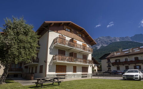 Bormio 16: Colline, Chaîne De Montagnes, Domicile, Station De Montagne, Vallée, Balcon, Alpes, Crête, Village De Montagne, Village