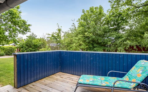 Gabriele - 50M from the Sea: Toit, Maison, Domicile, Chalet, Siding, Biens, Allée, Batiments Jardin, Cour, Cabanon