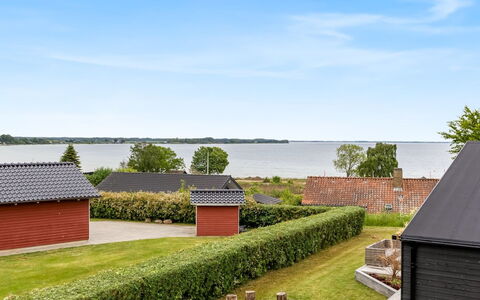 Ayda - 200M from the Sea: Maison, Domicile, Toit, Zone Résidentielle, Chalet, Biens, Ferme, Pelouse, Aménagement Paysager, Siding