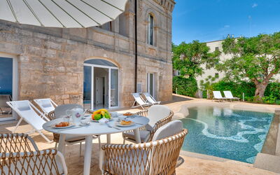 Villa Augusta Vista Mare: Biens, Piscine, Manoir, Villa, Ville Resort, Hacienda, Palais, Mobilier De Jardin, Recours