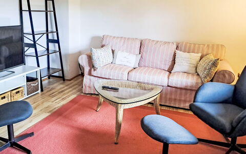 Nachtigall: Meubles, Design Intérieur, Sol, Sol, Bois, Pièce, Salon, Chaise, Tapis, Domicile