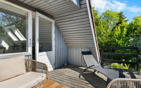 Sunna - 1Km from the Sea: Toit, Maison, Lot Terre, Domicile, Chalet, Biens, Batiments Jardin, Ombre, Cabane En Rondins, Aménagement Paysager
