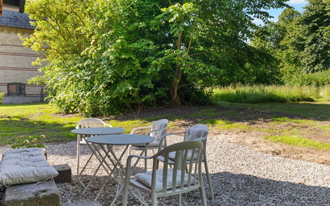 Brun - 1.5Km from the Sea: Toit, Maison, Domicile, Chalet, Porte, Siding, Plate-Forme, Porche, Planche, Dur