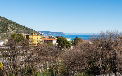 Tra le Onde: Ciel, Zone Résidentielle, Établissements Humains, Côte, Banlieue, Village De Montagne, Ville Resort, Balcon