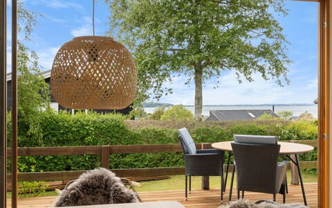 Nis - 250M from the Sea: Bleu, Arbuste, Chalet, Couverture De Sol, Jardin, Biens, Ombre, Aménagement Paysager, Ferme, Eco Hôtel
