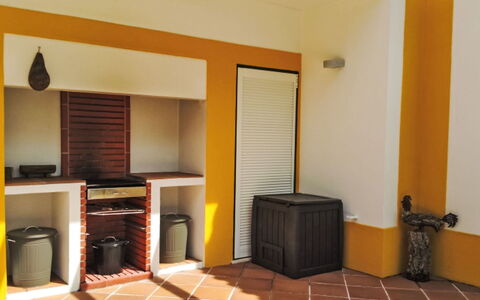 Apartamento 2 Quartos- Ua 94: Bois, Sol, Sol, Design Intérieur, Tache De Bois, Dur, Conception, Vernis, Tuile, Le Fourneau
