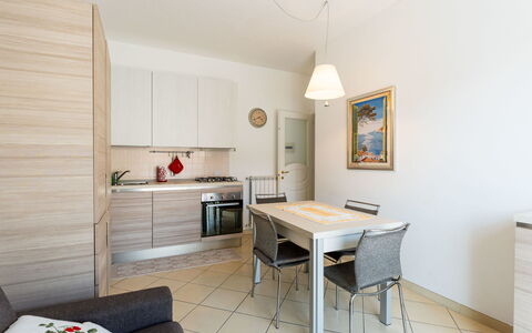 Happiness: Jardin, Mobilier De Jardin, Recours, Ombre, Loisir, Pelouse, Eco Hôtel, Aménagement Paysager, Tente, Parc