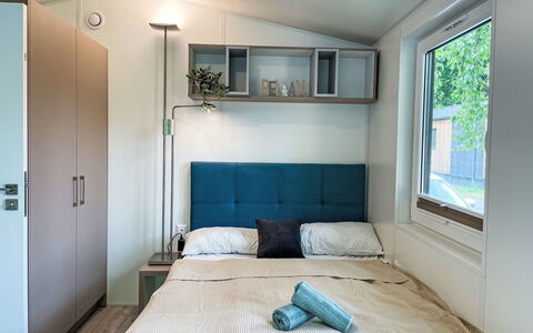 Joschi: Design Intérieur, Meubles, Sol, Bois, Sol, Lit, Chambre, Plafond, Pièce, Éclairage