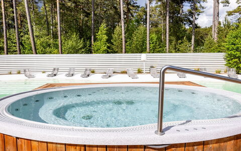 Hölick Minichalet Plus 6: Piscine, Composite, Recours, Loisir, Conception, Eco Hôtel, Hôtel, Caractéristique De L'Eau, Jacuzzi, Tuile