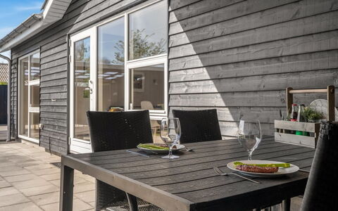 Herwarth - 400M from the Sea: Biens, Ombre, Allée, Ferme