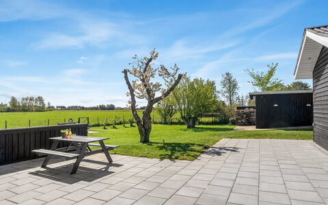 Herwarth - 400M from the Sea: Biens, Ombre, Allée, Ferme