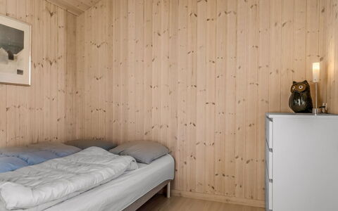 Herwarth - 400M from the Sea: Mur, Sol, Sol, Bois, Design Intérieur, Chambre, Plafond, Meubles, Lit, Pièce