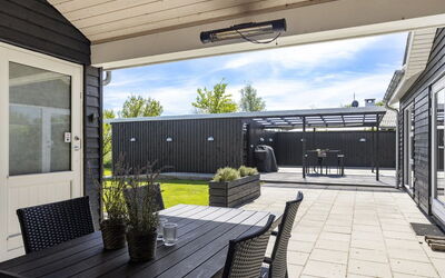 Herwarth - 400M from the Sea