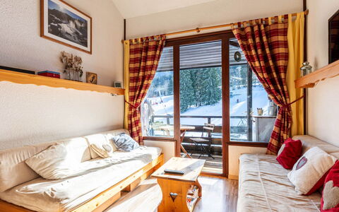 Grand Morillon: Bois, Meubles, Chalet, Cabane En Rondins, Tache De Bois, Dur, Salon, Lumber, Neige, Chaise