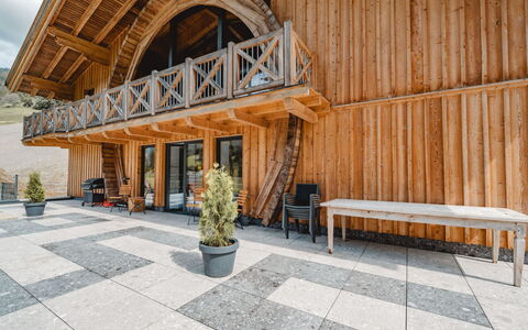 Saalbach-Hinterglemm 104: Bâtiment, Maison, Zone Résidentielle, Domicile, Arbuste, Toit, Chalet, Biens, Jardin