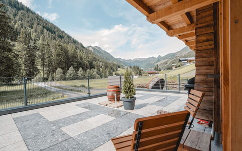 Saalbach-Hinterglemm 104: Bâtiment, Maison, Zone Résidentielle, Domicile, Arbuste, Toit, Chalet, Biens, Jardin