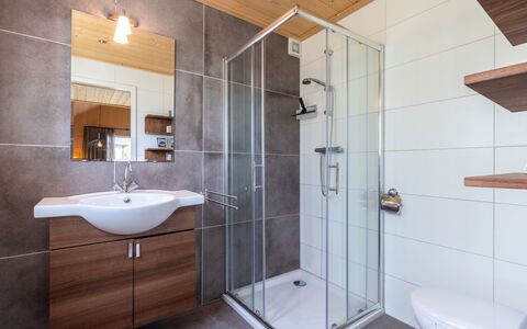 Boslodge: Sol, Design Intérieur, Luminaire Plomberie, Sol, Bois, Lavabo, Évier, Salle De Bains, Plafond, Robinet