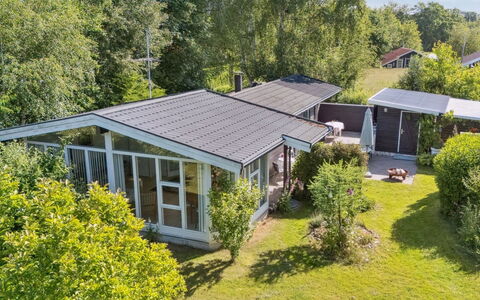Alfa - 350M from the Sea: Bois, Sol, Design Intérieur, Sol, Meubles, Parquet, Pièce, Plafond, Tache De Bois, Dur
