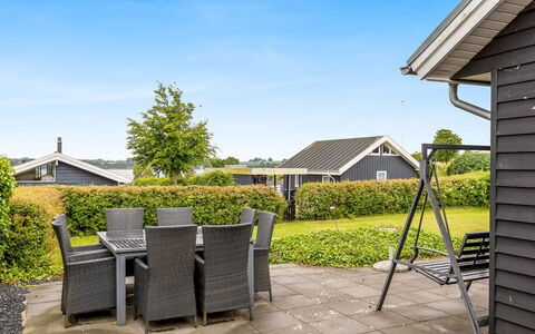 Adser - 300M from the Sea: Bois, Sol, Design Intérieur, Sol, Meubles, Parquet, Pièce, Plafond, Tache De Bois, Dur