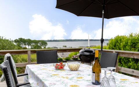 Gyda - 350M from the Sea: Maison, Toit, Domicile, Chalet, Biens, Ferme, Villa, Porche, Siding