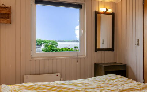 Gyda - 350M from the Sea: Maison, Toit, Domicile, Chalet, Biens, Ferme, Villa, Porche, Siding