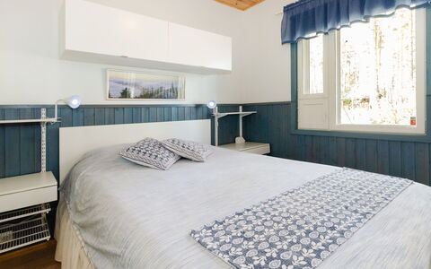 Villa Vulpe: Lit, Meubles, Chambre, Design Intérieur, Literie, Drap De Lit, Bois, Plafond, Linge, Sol