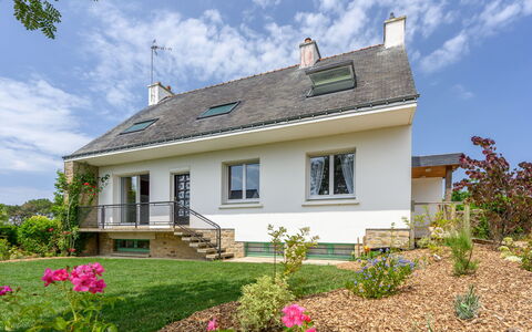 Chrisaflo: Bâtiment, Fenêtre, Maison, Domicile, Zone Résidentielle, Toit, Arbuste, Chalet, Lot Terre, Établissements Humains