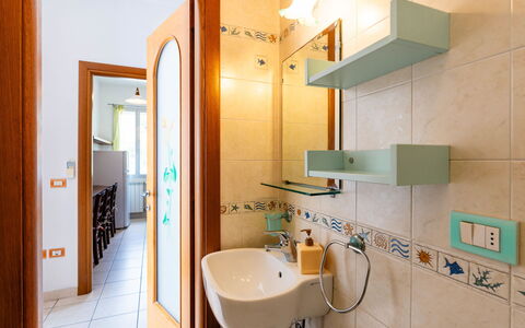 Belvedere Blu: Design Intérieur, Sol, Luminaire Plomberie, Lavabo, Sol, Évier, Salle De Bains, Robinet, Plomberie, Pièce
