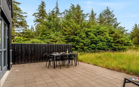 Anelle - 2.5Km from the Sea: Jardin, Aménagement Paysager, Dur, Ombre, Cour, Mobilier De Jardin, Mélèze, Arrière-Cour, Planche