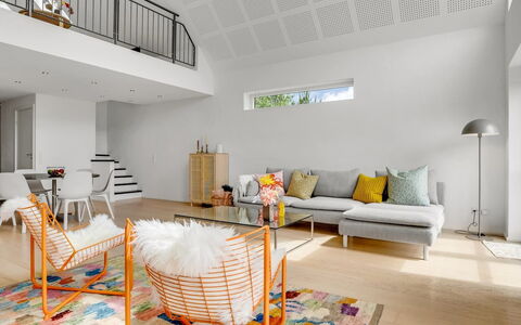 Anelle - 2.5Km from the Sea: Meubles, Design Intérieur, Sol, Sol, Mur, Bois, Plafond, Parquet, Chaise, Salon