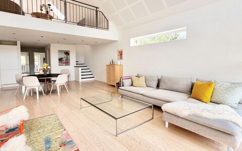 Anelle - 2.5Km from the Sea: Design Intérieur, Sol, Meubles, Sol, Canapé, Bois, Parquet, Salon, Plafond, Éclairage