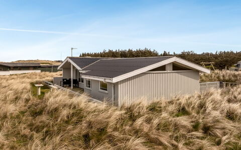 Fridgerd - 300M from the Sea: Bois, Domicile, Porche, Plate-Forme, Dur, Toit, Tache De Bois, Parquet, Eco Hôtel